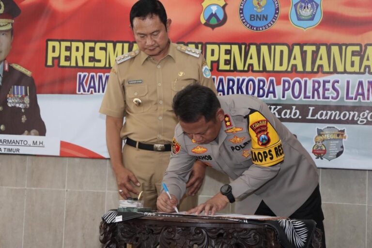 Kapolres Lamongan Bersama Forkopimda Resmikan Kampung Bebas Narkoba