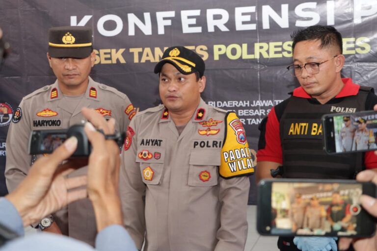 Polisi Berhasil Ungkap Peredaran Narkoba di Surabaya Dua Tersangka Pengedar Diamankan