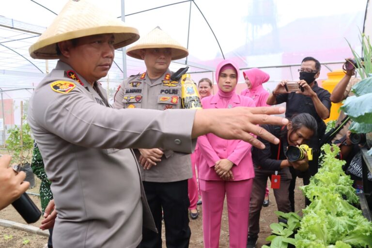 Kapolda Jatim Resmikan Kebun Ketahanan Pangan di Polres Blitar