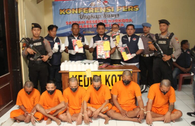 Polisi Berhasil Menangkap Sindikat Narkoba di Kota Kediri, Tujuh Tersangka Diamankan