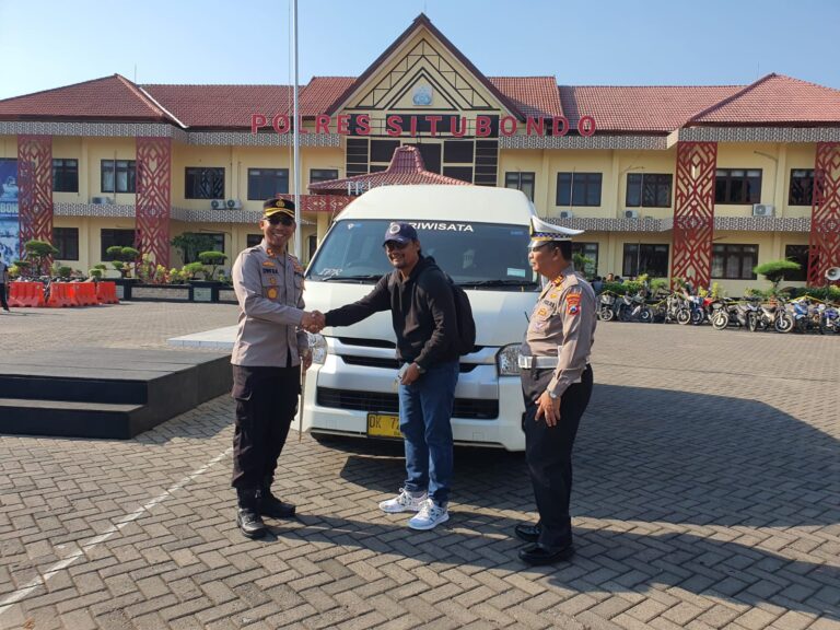 Polres Situbondo Serahkan ke Pemilik, Mobil Rental Yang Diamankan Saat Hendak Digelapkan