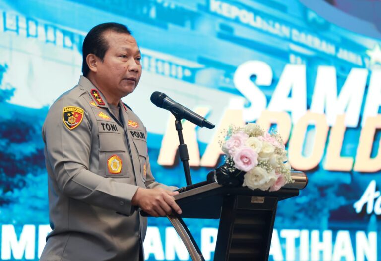 Gelar Diskusi Panel Sinergitas Polda Jatim Bersama Awak Media Siap Sukseskan Pemilu Damai 2024