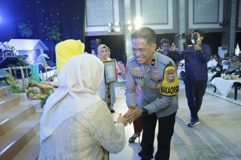 Hadiri Peringatan HKGB ke 71 Wakapolda Jatim Apresiasi Prestasi Bhayangkari Jawa Timur