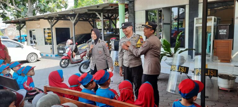 TK ABA 23 Kunjungi Polsek Sukun untuk Edukasi Karakter