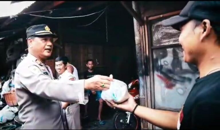 Sumbangsih Anggota Polres Jember Melalui “SIBERBI” Dekat dan Bersahabat