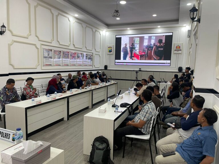 Kapolres Pasuruan Kota Jelaskan Tujuan Patroli Sat Samapta di Beberapa Kantor Partai Politik