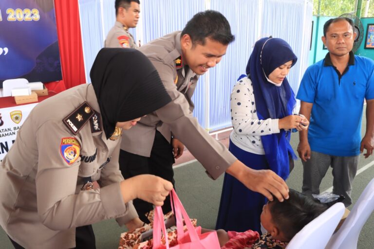 Senyum Bahagia Anak-anak Usai Mengikuti Khitan Gratis Polres Malang