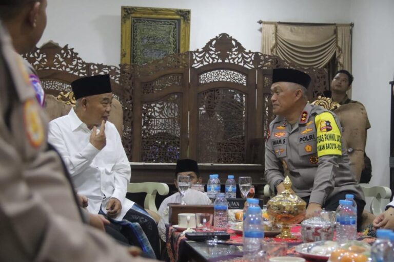 Kapolda Jatim Kunjungi Sejumlah Ponpes Perkuat Silaturahmi Untuk Kamtibmas