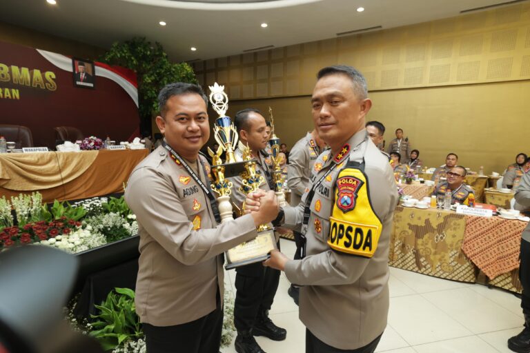 Terima Penghargaan dari Kapolda Jatim, Polres Kediri Raih Juara 1 Aplikasi Siap Semeru
