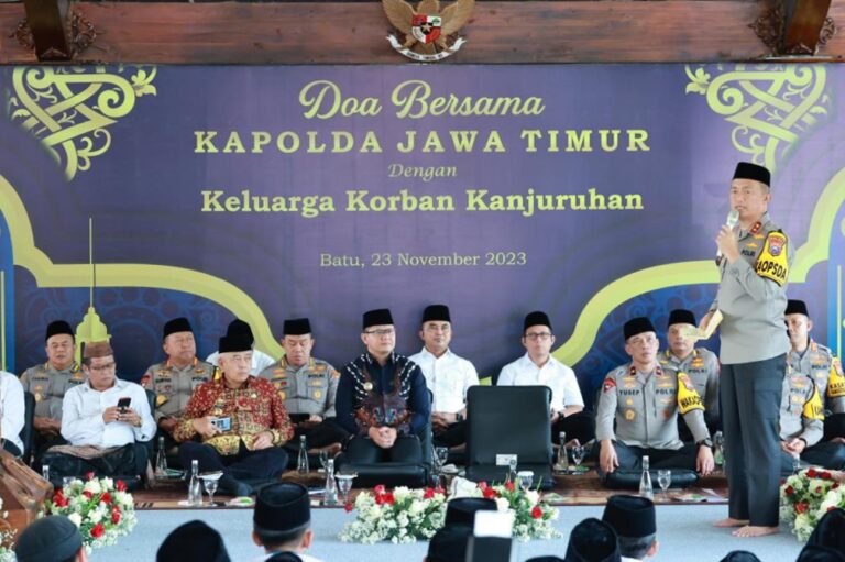 Kapolda Jatim Gelar Doa Bersama Dengan Keluarga Korban Kanjuruhan