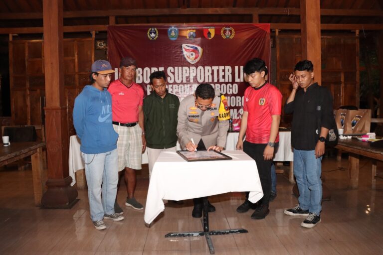 Polres Ponorogo Gelar Jambore Bersama Persepon pada Liga 3 PSSI