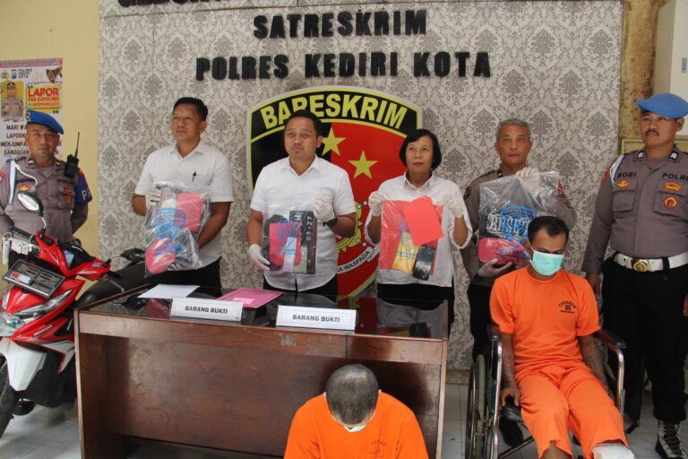Polres Kediri Kota Berhasil Amankan Dua Tersangka Pelaku Perampasan dan Pencabulan Terhadap Anak