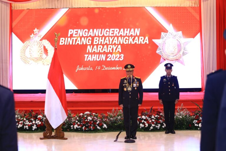 Presiden Jokowi Anugerahi 209 Personel Polri Bintang Bhayangkara Nararya