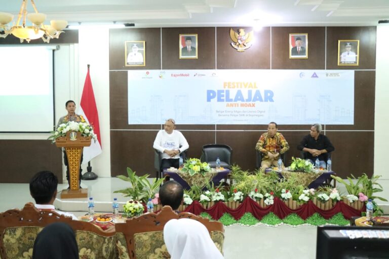 Cegah Hoax, Kapolres Bojonegoro Sampaikan Pentingnya Literasi di Era Digital