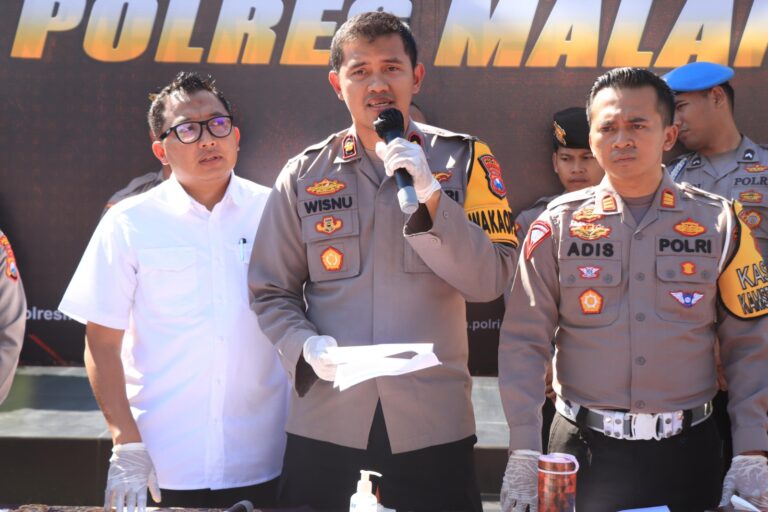 Polisi Amankan Penghasut Massa yang Coba Ganggu Pelayanan SIM di Malang