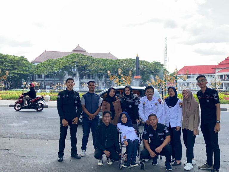 Wujud Rasa Syukur, Staf Disabilitas Polresta Malang Kota berbagi Berkah ke Sesama