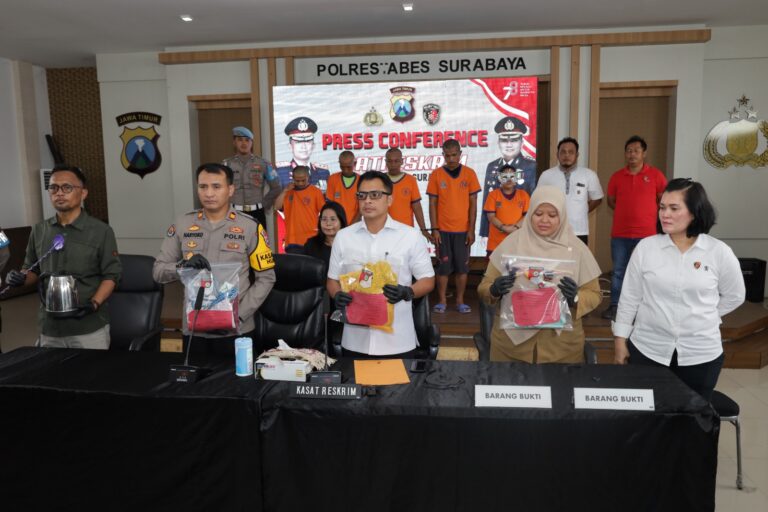 Polrestabes Surabaya Amankan Empat Orang Tersangka Kasus Pencabulan Anak Dibawah Umur