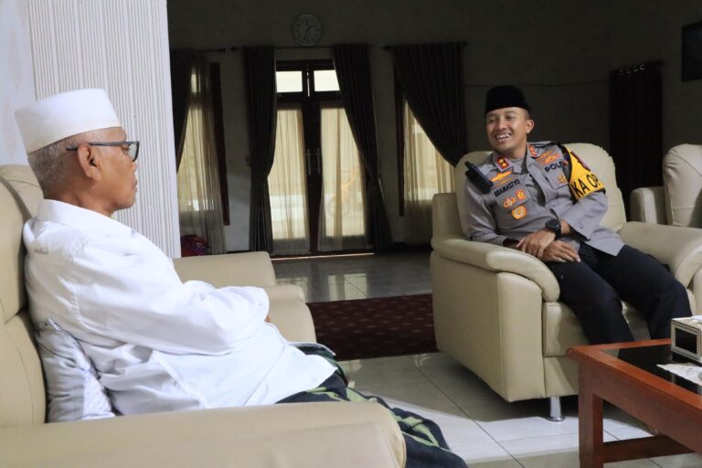 Cooling System untuk Pemilu 2024, Kapolres Kediri Kota Silaturahmi ke Ponpes Al Amien Ngasinan