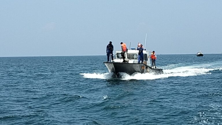 Pasca Hitung Suara, TNI-Polri Kawal Ketat Kotak Suara Pemilu di Perairan Probolinggo