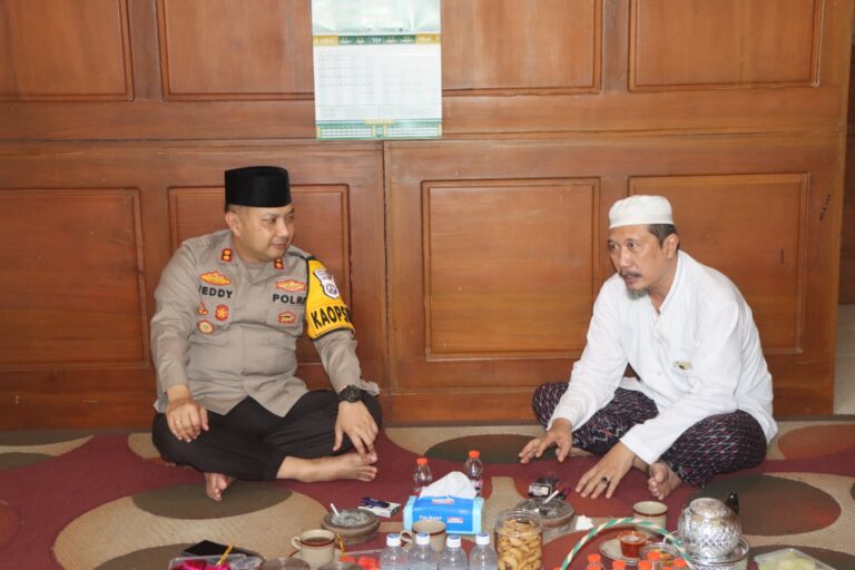 Cooling System Pasca Pungut Suara Kapolres Pasuruan Ajak Ulama dan Elemen Masyarakat Mempererat Silaturahmi