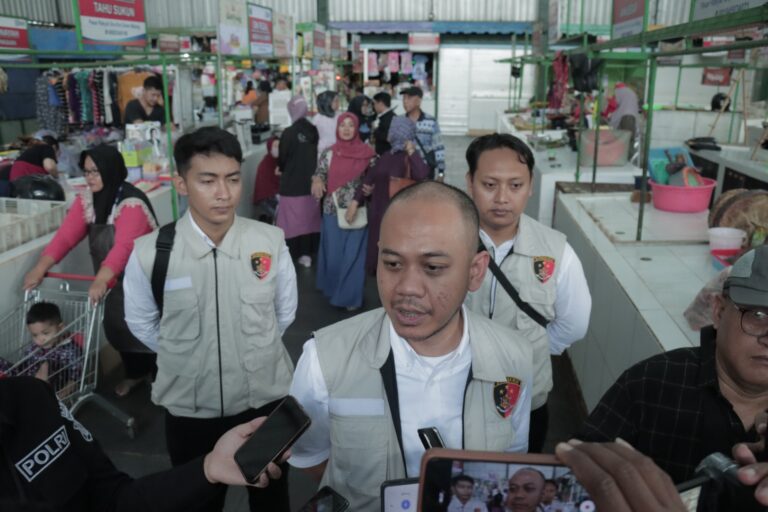 Cegah Panic Buying Satgas Pangan Polresta Malang Kota Inspeksi ke Sejumlah Pasar