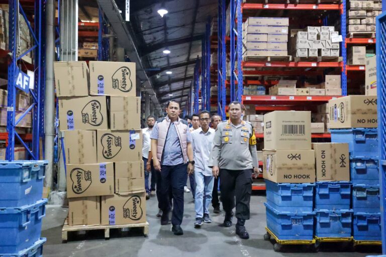 Satgas Pangan Mabes Polri Pastikan Harga Beras di Beberapa Wilayah Jawa Timur Mulai Menurun Stok Aman