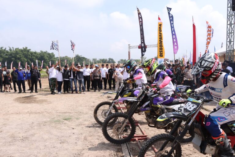 Cegah Balapan Liar Polres Ponorogo Gelar Grasstrack dan Motorcross