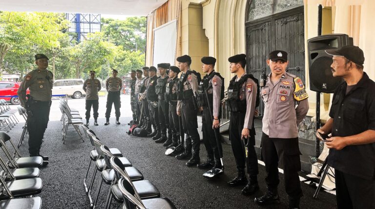 Sterilisasi Gereja Jelang Paskah, Polresta Malang Kota Libatkan K9 Pastikan Keamanan