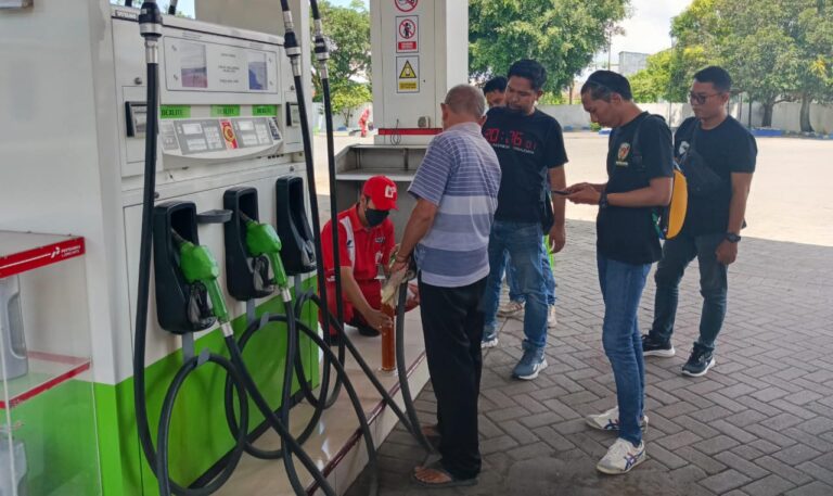 Polres Jember Sidak SPBU, Pastikan BBM Aman Saat Mudik Lebaran 2024