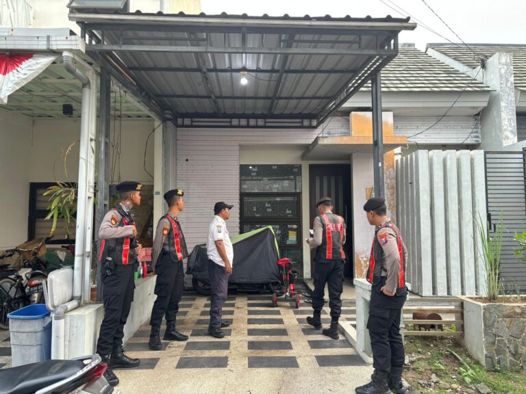 Polres Gresik Gencarkan Patroli Harkamtibmas di Operasi Ketupat Semeru 2024