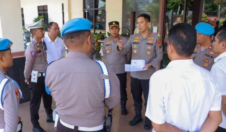 Jelang Putusan MK, Polres Jombang Siagakan Personel Amankan Gedung KPU dan Bawaslu Jombang