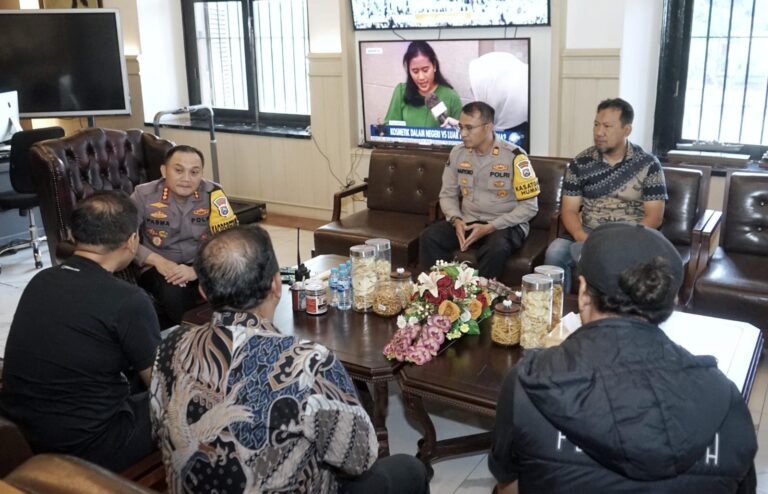 Official Persebaya Apresiasi Polrestabes Surabaya Dalam Pengamanan Pertandingan Liga 1