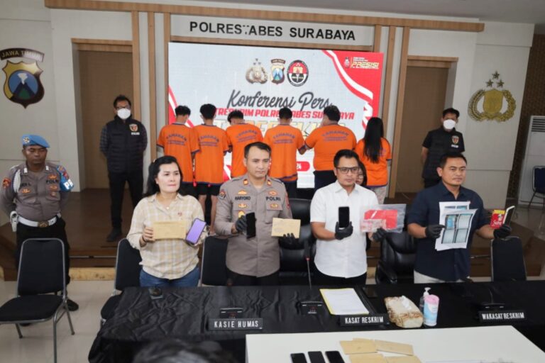 Polrestabes Surabaya Berhasil Ungkap TPPO Dibawah Umur Modus Aplikasi 7 Tersangka Diamankan