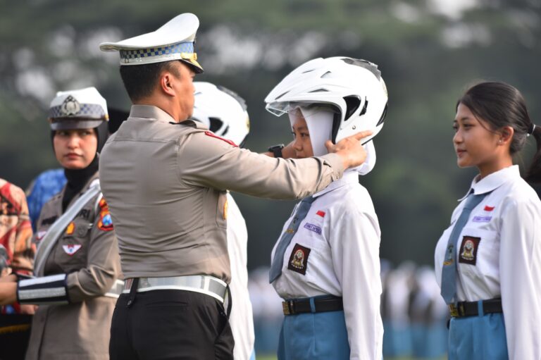 Cetak Generasi Peduli Keselamatan, Polresta Malang Kota Inisiasi Apel Gelar Siswa Siswi Pelajar SMA Pelopor Keselamatan Berlalulintas