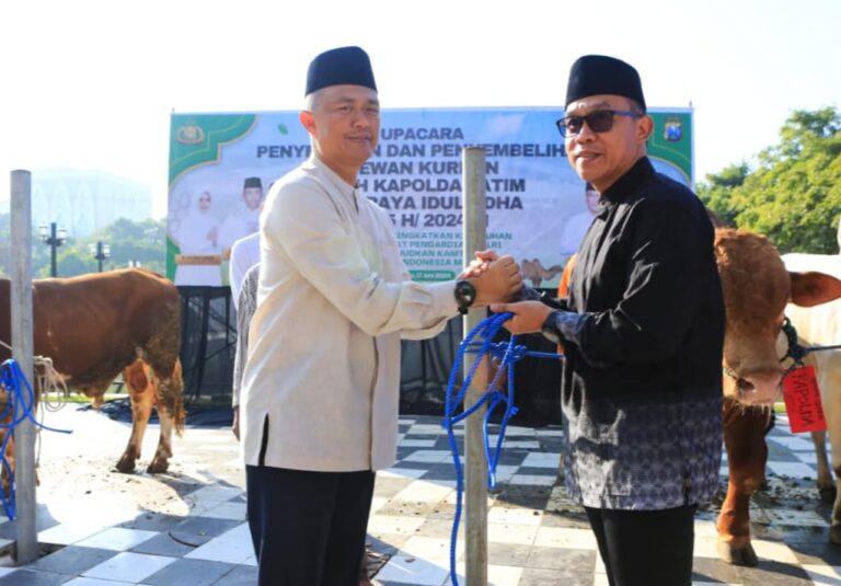 Polda Jatim Gelar Shalat Ied dan Salurkan Hewan Kurban di Hari Raya Idul Adha 1445 H