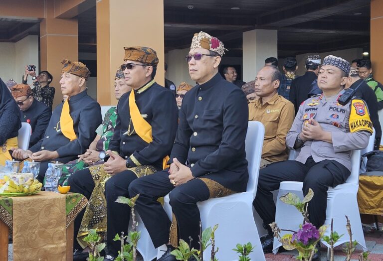 Kapolres Probolinggo Dikukuhkan Sebagai Warga Kehormatan Suku Tengger