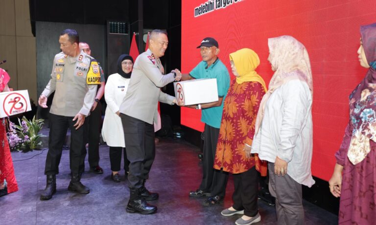 Hari Bhayangkara ke-78 Polda Jatim Gelar Bakkes di Lumajang Layani 16 Ribu Lebih Warga Masyarakat