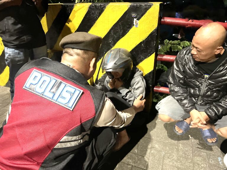 Tim Patroli Polresta Malang Kota Gagalkan Upaya Bunuh Diri Wanita Malang