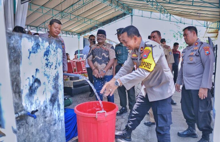 Hari Bhayangkara ke-78 Polres Blitar Kota Bangun Sumur Bor di Dua Kecamatan Atasi Kekeringan