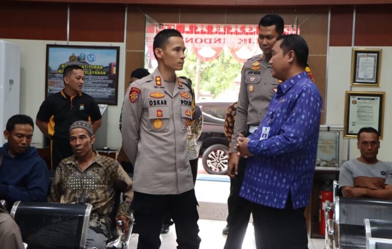 Tinjau Pelayanan Publik, Kapolres Tuban Pastikan Masyarakat Mendapat Pelayanan Sesuai Prosedur