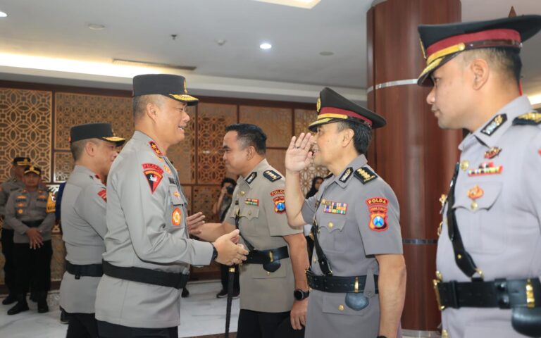 Irjen Pol Drs Imam Sugianto,M.Si Pimpin Sertijab Dua Pejabat Utama Satuan Kerja Polda Jawa Timur