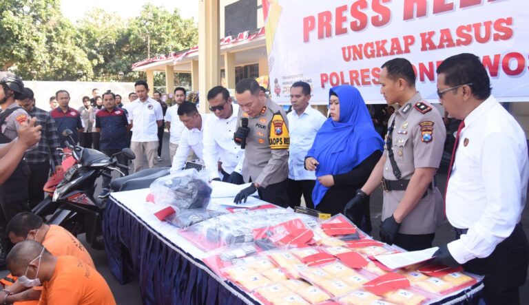 Polres Bondowoso Berhasil Amankan Tersangka Jual Beli Senjata Api Ilegal Secara Online