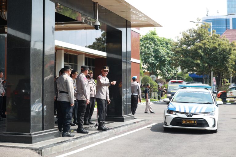 Pimpin Apel Gelar Pasukan, Kapolda Jatim Siapkan Walpri untuk Pengamanan Paslon dalam Pilkada Jatim 2024