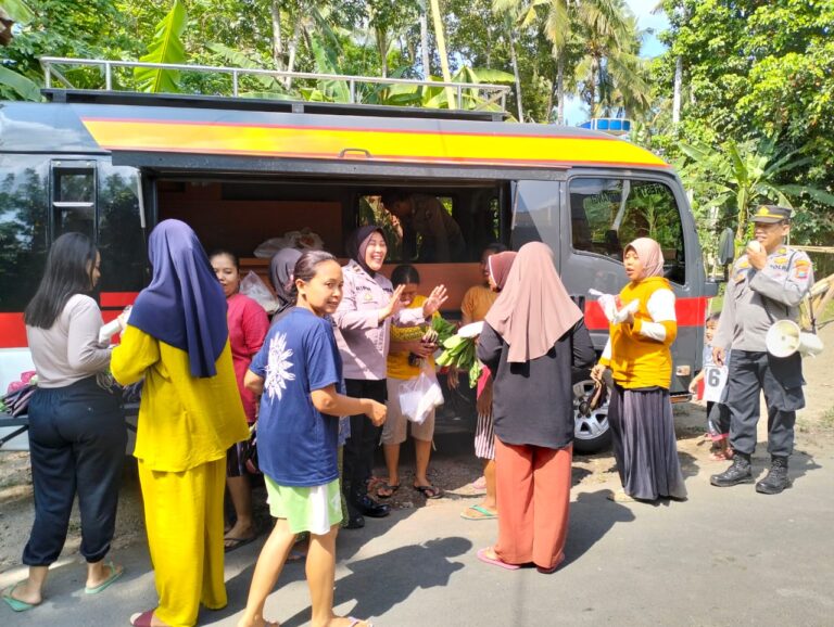 Polresta Banyuwangi Sosialisasi Kamtibmas Jelang Pilkada Melalui Mobil Sayur
