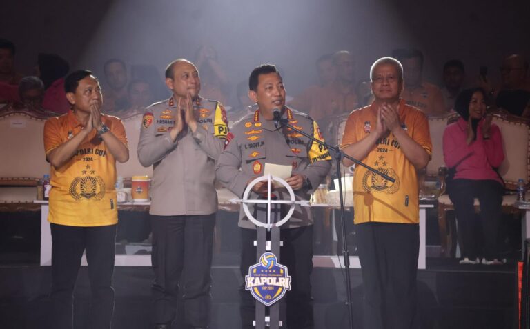 Kapolri Tutup Langsung Turnamen Bola Voli Sekaligus Resmikan Pembangunan Sumur Bor Dan Filtrasi Air Bersih Layak Minum Di Kalimantan Barat