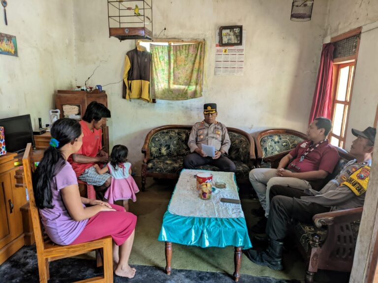 Peduli Disabilitas, Polres Probolinggo Berikan Tali Asih Kepada Anak Berkebutuhan Khusus