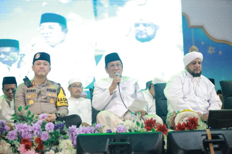 Cooling System Pilkada 2024 Polres Lamongan Gelar Tabligh Akbar Wujudkan Pilkada Aman dan Damai