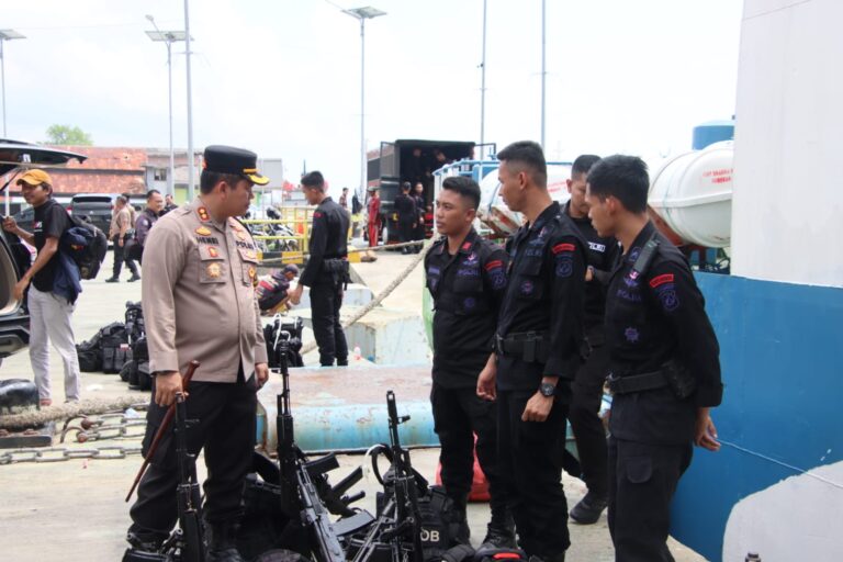 Kapolres Sumenep Lepas Personel BKO Pengamanan Pilkada 2024 di Tiga Wilayah Kepulauan