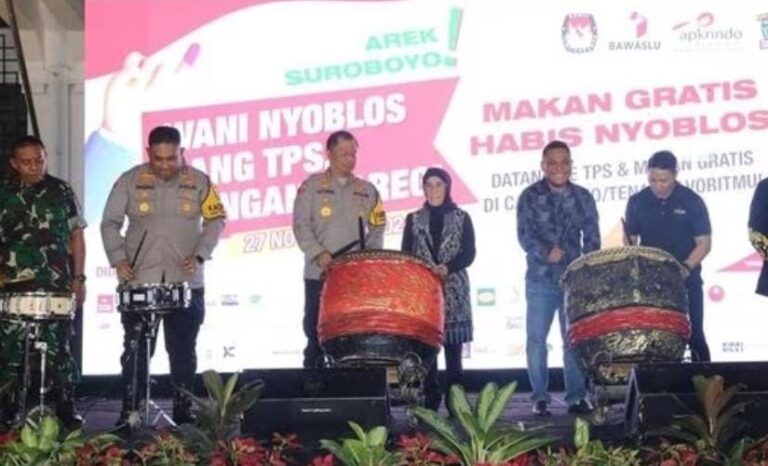 Warga Antusias Sambut Program Makan Gratis “Mari Nyoblos Mangan Wareg” di Kota Surabaya