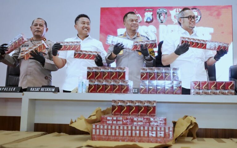 Polrestabes Surabaya Berhasil Gagalkan Pengiriman 145 Koli Rokok Ilegal Senilai Rp 2,1 Miliar